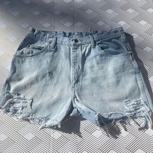 light washed denim shorts. wrangler size 36x32 , handmade 😍